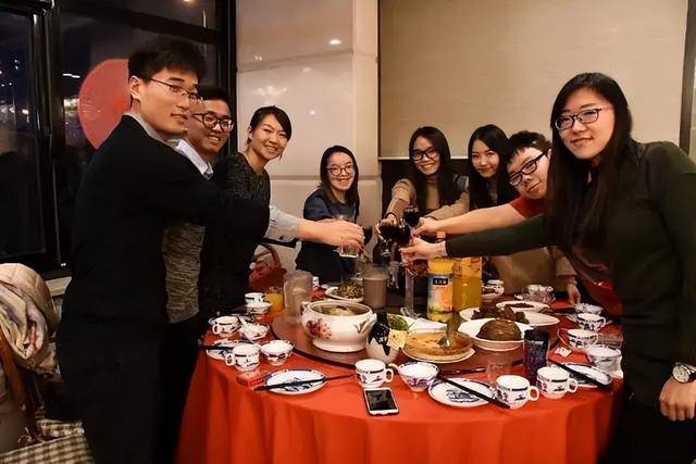 Đi họp lớp về, t&ocirc;i thấm th&iacute;a 5 sự thật chưa ai n&oacute;i- Ảnh 2.