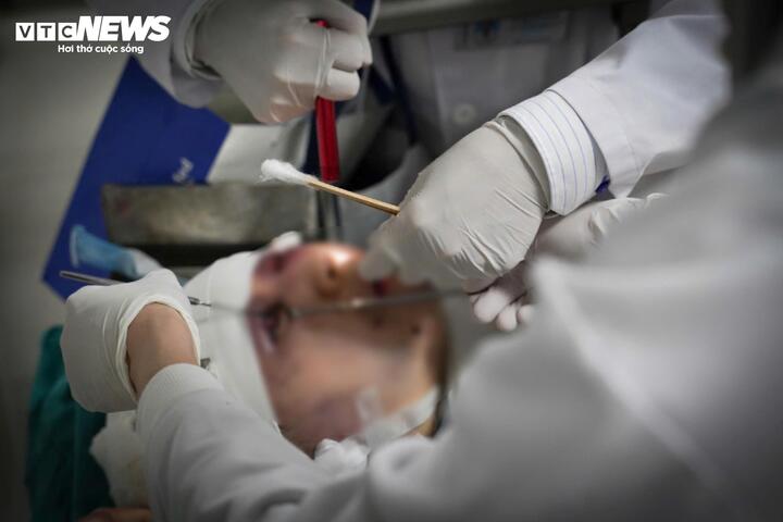 Bác sĩ tuyến cuối trực xuyên Tết, giành giật sự sống từng giây cho bệnh nhân 26 benh vien viet duc 8 18473646 1771562062098 17715620623161604323523