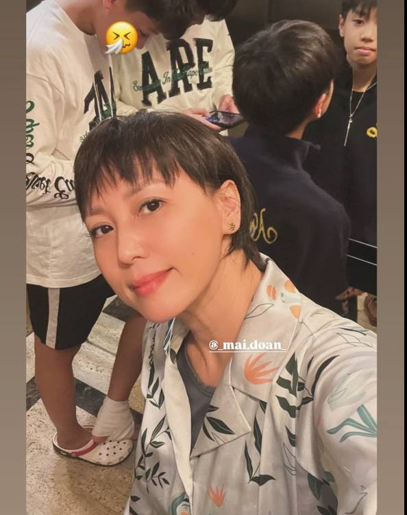 Mẹ Doãn Hải My diện áo dài, xách túi hiệu du xuân, visual trẻ đẹp không tuổi chuẩn mẹ vợ hot nhất làng bóng đá - Ảnh 5.