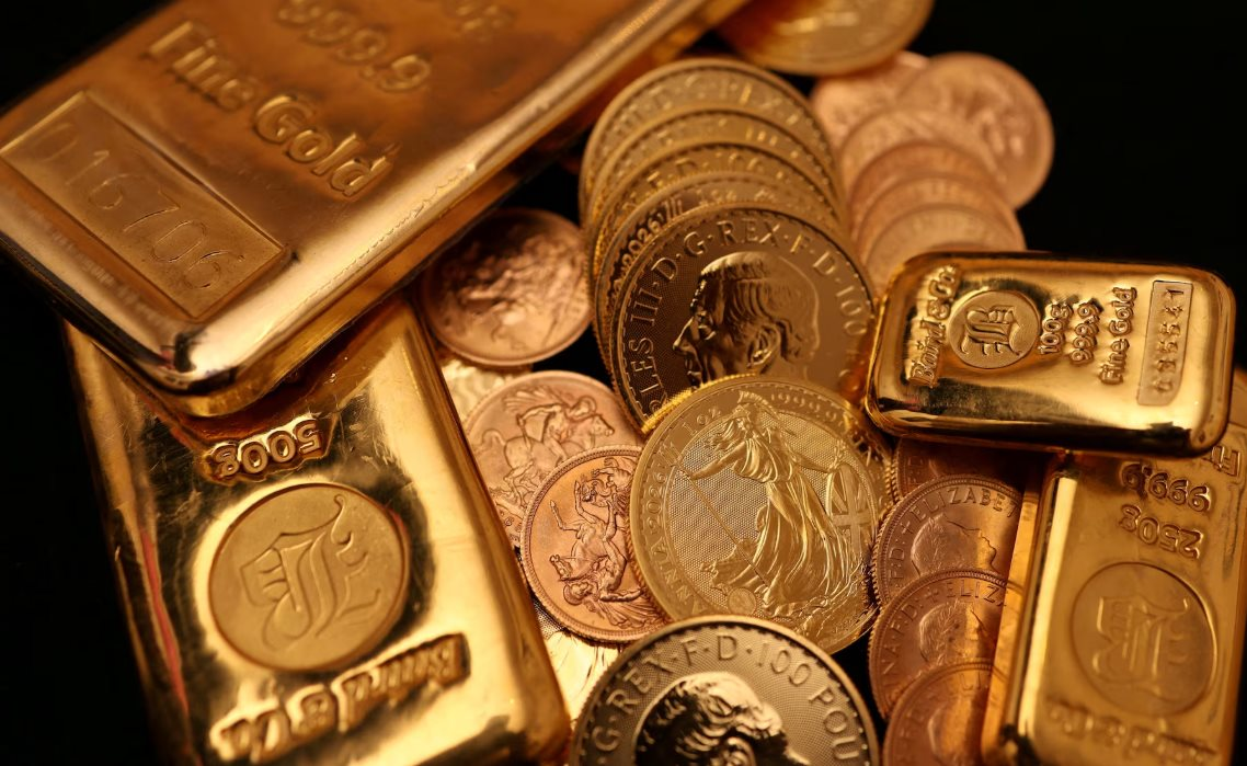 Giá vàng neo cao khi nhà đầu tư ‘căng mắt’ theo dõi lãi suất Fed và biến động địa chính trị - Ảnh 1.