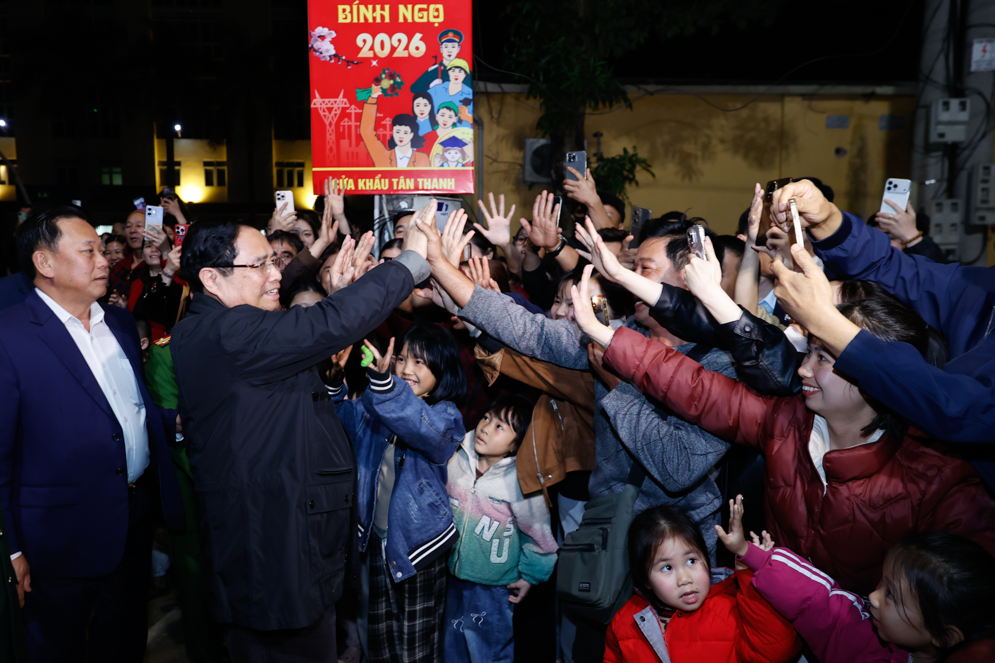 Thủ tướng phát động Chiến dịch Đông Khê 2026 hoàn thành cao tốc Lạng Sơn Cao Bằng - Ảnh 10. Thủ tướng phát động Chiến dịch Đông Khê 2026 hoàn thành cao tốc Lạng Sơn Cao Bằng - Ảnh 10.