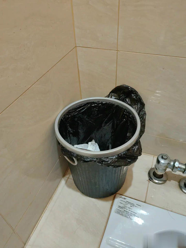 Nhà vệ sinh có 4 thứ không nên đặt: Nếu đang để trong đó, dọn ngay đi kẻo hại sức khỏe cả gia đình- Ảnh 3. Nhà vệ sinh có 4 thứ không nên đặt: Nếu đang để trong đó, dọn ngay đi kẻo hại sức khỏe cả gia đình- Ảnh 3.