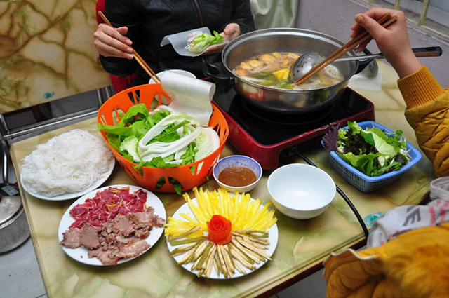 Bác sĩ Bệnh viện Bệnh Nhiệt đới Trung ương cảnh báo: Thói quen ăn lẩu dễ “rước bệnh” 18 lau bo nhung dam 1419237384313 1771563054050 17715630560911097376624