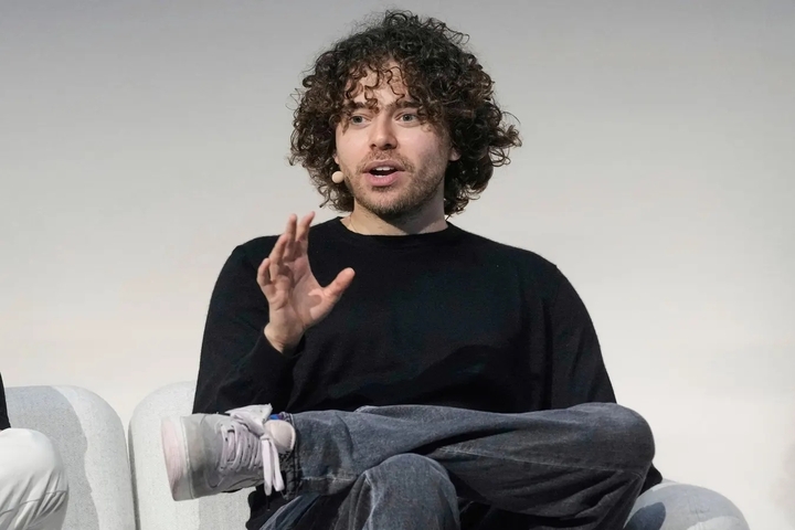 Giới siêu giàu chăm tích lũy tài sản, mỗi ngày thế giới thêm 1 tỷ phú mới - Ảnh 1.