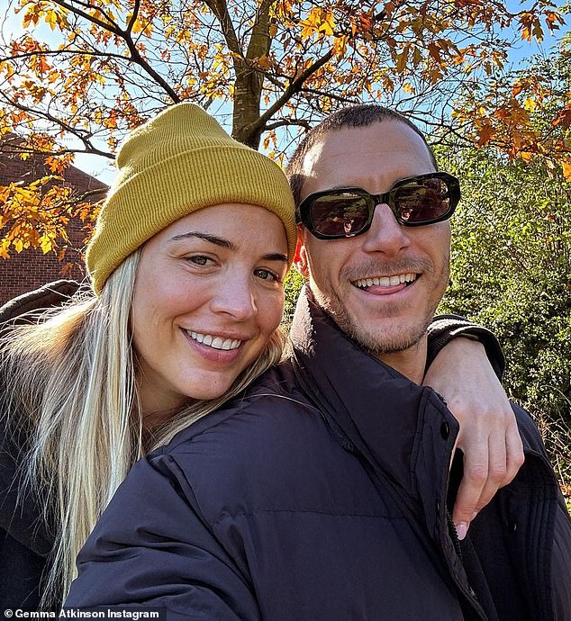 Mỹ nhân bốc lửa tiết lộ được trả số tiền khủng để 