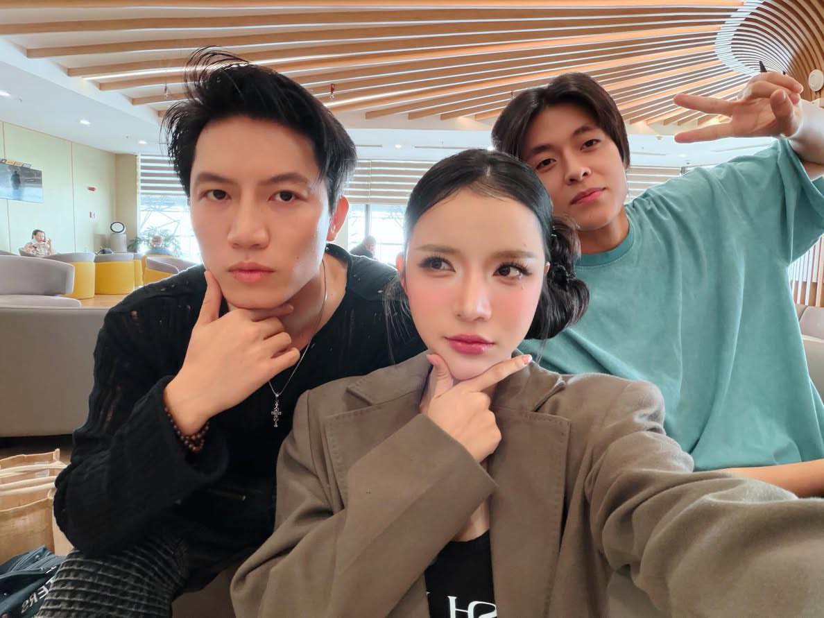 Trấn Thành đăng ảnh lộ chuyện Anh Trai - Em Xinh Vbiz hẹn hò, đã đến mức này mà mãi úp mở!- Ảnh 3.