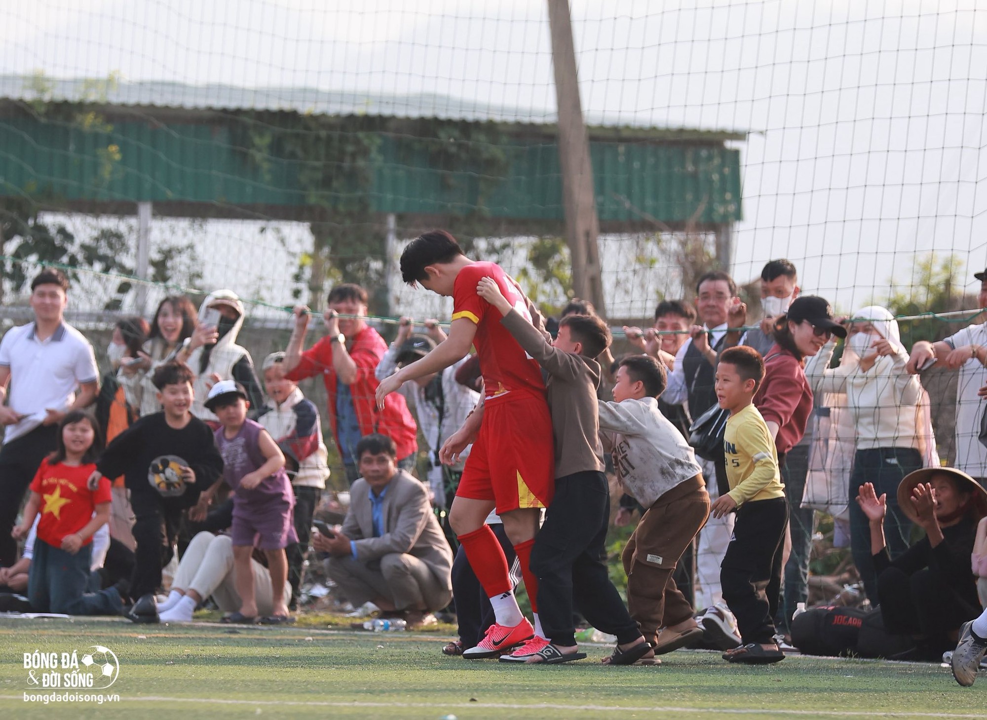 Đình Bắc: Ngôi sao chọn lấm lem bùn đất để được quê hương ôm trọn vào lòng- Ảnh 2. Đình Bắc: Ngôi sao chọn lấm lem bùn đất để được quê hương ôm trọn vào lòng- Ảnh 2.