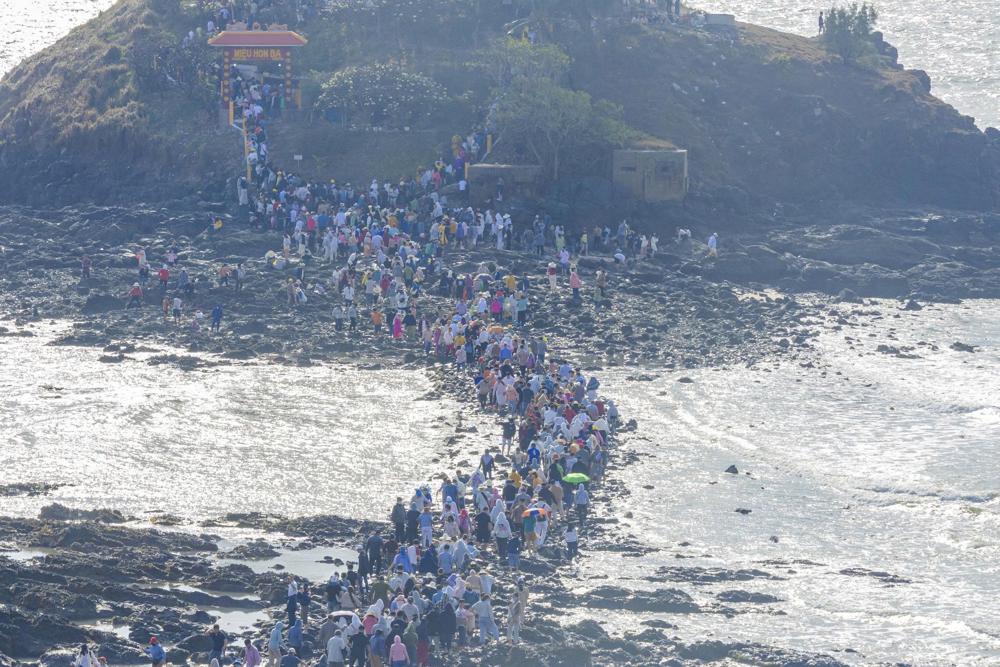 Vũng Tàu cứu 17 trường hợp gặp sự cố tắm biển trong dịp Tết Bính Ngọ 2026 - Ảnh 3.