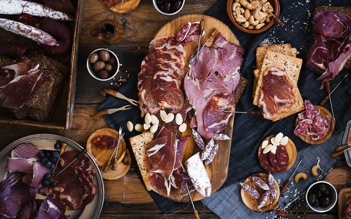 V&igrave; sao người ch&acirc;u &Acirc;u th&iacute;ch c&aacute;c m&oacute;n thịt hun kh&oacute;i?- Ảnh 1.