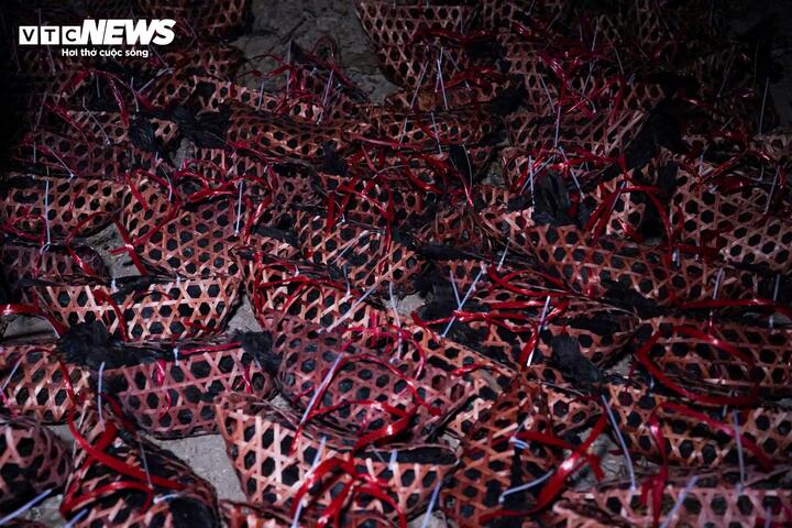 Kh&aacute;m ph&aacute; chợ &acirc;m dương độc đ&aacute;o, họp duy nhất mỗi năm 1 lần l&uacute;c nửa đ&ecirc;m- Ảnh 12.