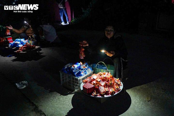 Kh&aacute;m ph&aacute; chợ &acirc;m dương độc đ&aacute;o, họp duy nhất mỗi năm 1 lần l&uacute;c nửa đ&ecirc;m- Ảnh 5.