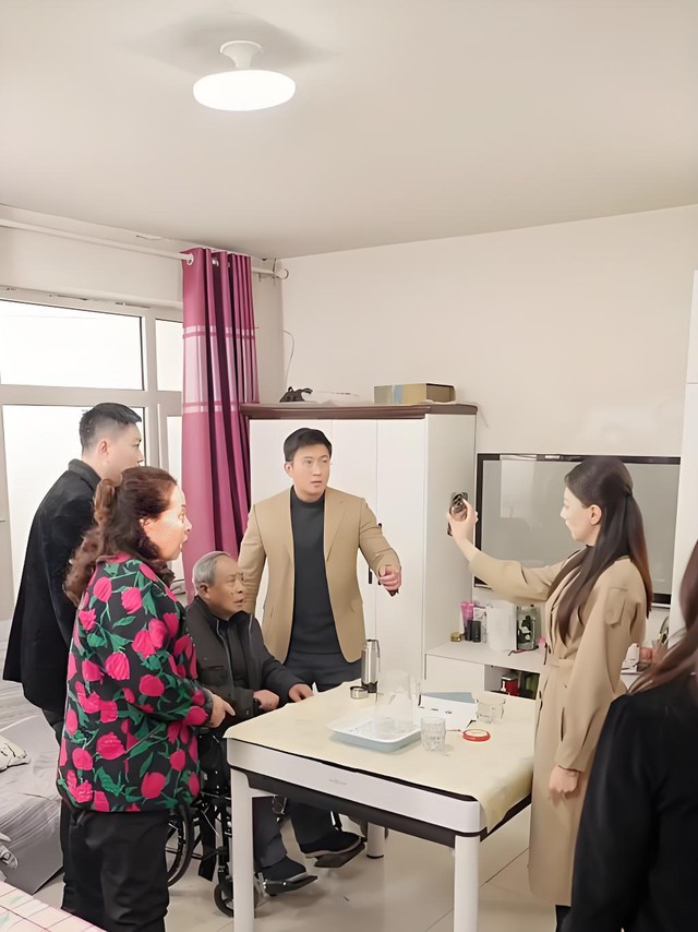 Ăn Tết, mẹ t&ocirc;i mừng tuổi con g&aacute;i anh họ 3 triệu, c&ograve;n con t&ocirc;i chỉ nhận được một tờ giấy, t&ocirc;i quyết định cắt đứt quan hệ- Ảnh 1.