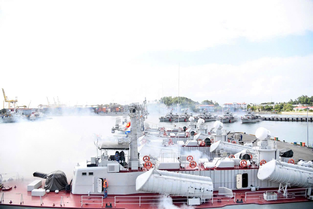 Lữ đo&agrave;n 172 Hải qu&acirc;n khởi động m&aacute;y ch&iacute;nh v&agrave; kiểm tra vũ kh&iacute; đầu năm 2026 - Ảnh 1.