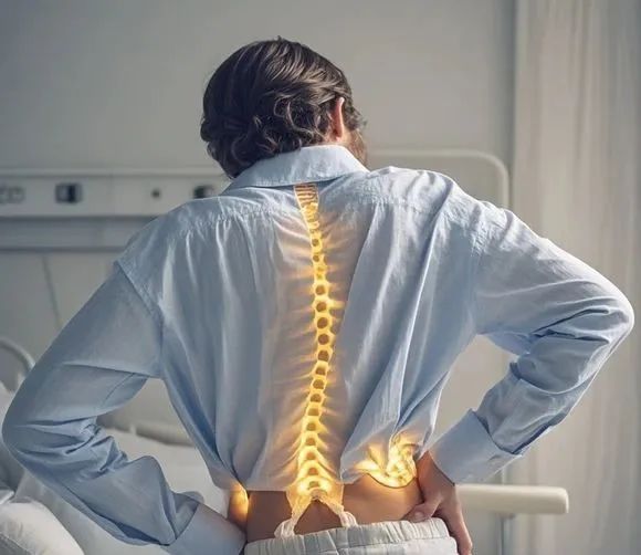 Người đàn ông 33 tuổi bị đau lưng dưới vào giữa đêm nhưng không đi khám vì nghĩ chỉ là "căng cơ lưng": Ông qua đời vào ngày hôm sau - Ảnh 3.