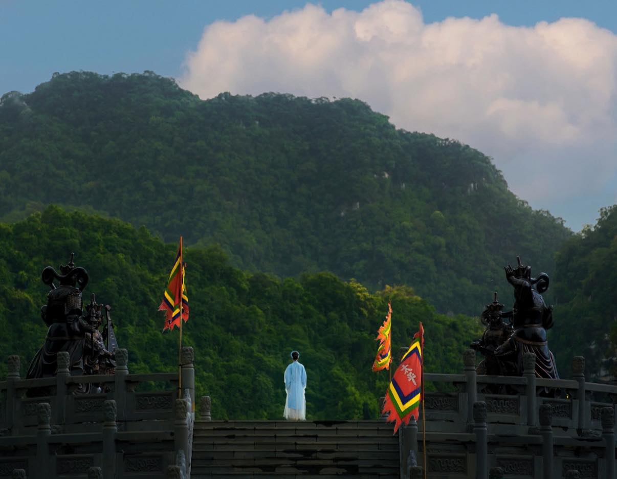 Báu vật 1000 năm tuổi ở Ninh Bình vừa lộ diện đã góp công lớn, giúp toàn tỉnh hốt trọn 2.000 tỉ đồng dịp Tết năm nay - Ảnh 4.