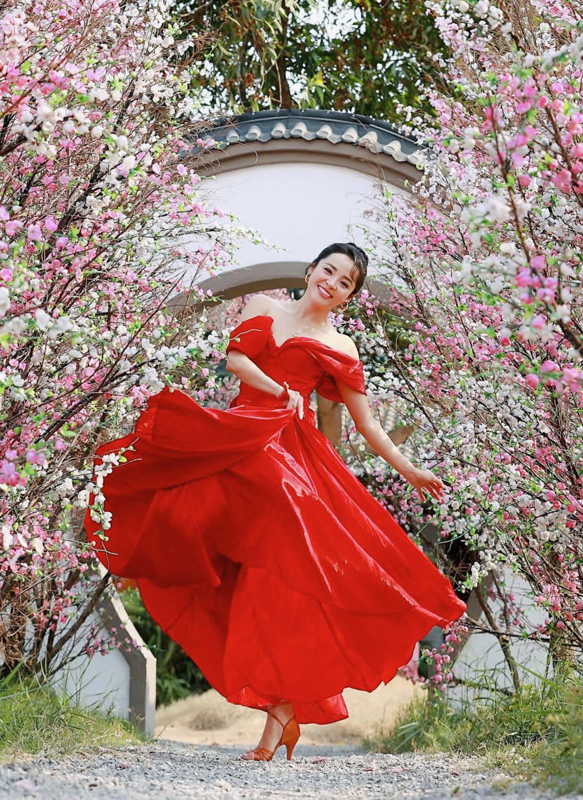 Ngắm nhan sắc rạng rỡ của kiện tướng Đặng Thu Hương - bạn nhảy cùng Phan Hiển giành 3 HCV SEA Games- Ảnh 3.