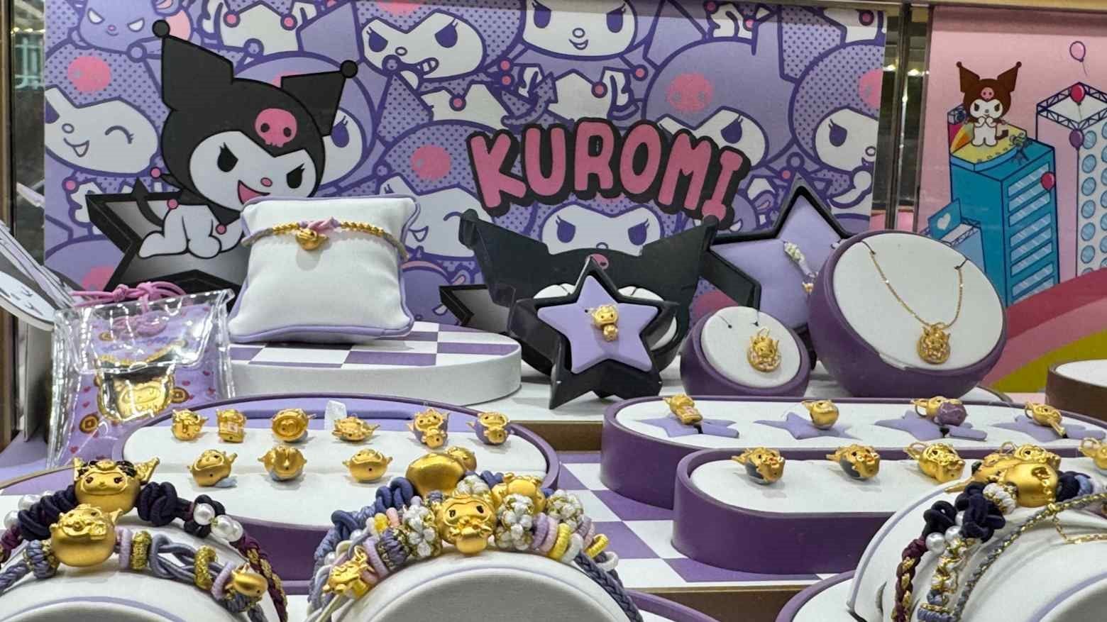 Độc lạ thị trường v&agrave;ng: Trang sức v&agrave;ng Hello Kitty khiến giới trẻ tại quốc gia n&agrave;y m&ecirc; mẩn, sẵn s&agrave;ng chi đậm - Ảnh 1.