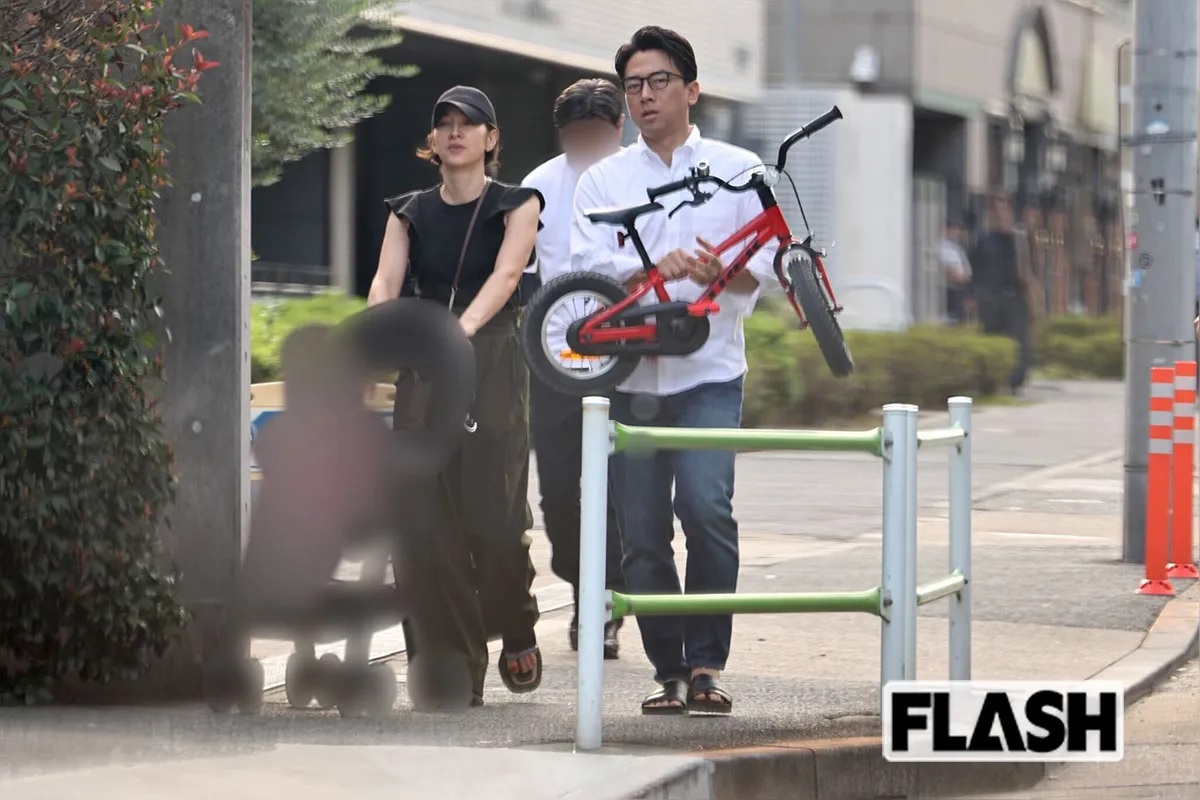 Những đ&ocirc;i &ldquo;trai t&agrave;i g&aacute;i sắc&rdquo; tr&ecirc;n ch&iacute;nh trường Nhật Bản, Thủ tướng Sanae Takaichi ở hạng cao  - Ảnh 5.