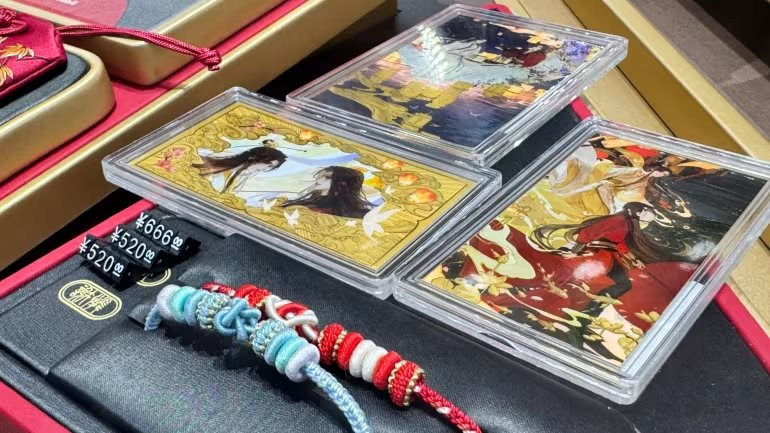 Độc lạ thị trường v&agrave;ng: Trang sức v&agrave;ng Hello Kitty khiến giới trẻ tại quốc gia n&agrave;y m&ecirc; mẩn, sẵn s&agrave;ng chi đậm - Ảnh 3.