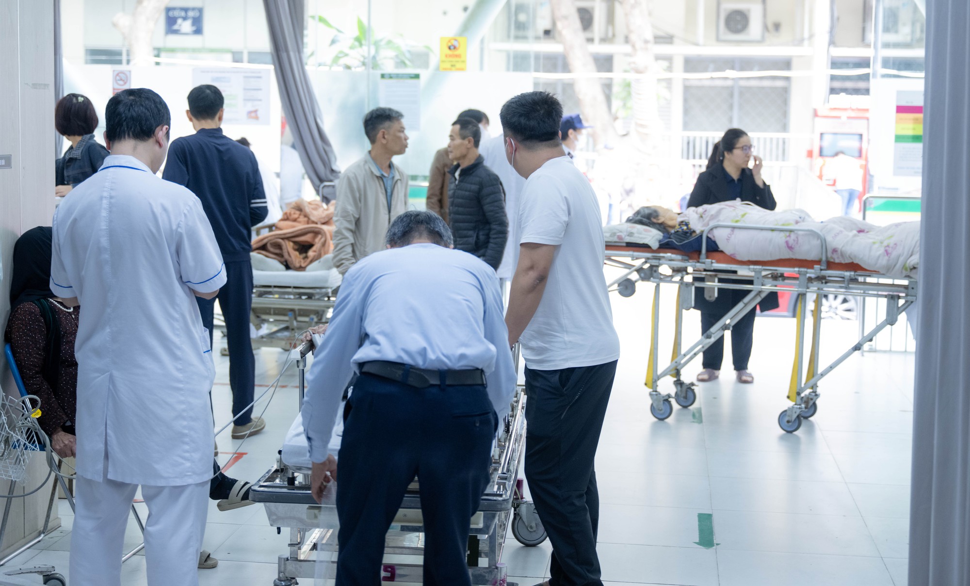 Trung tâm Cấp cứu A9, Bệnh viện Bạch Mai những ngày qua: 80 nhân viên căng mình cứu sống bệnh nhân, bỏ quên cái Tết ở phía sau 21 dsc9100 copy 1771729617859 1771729618415922922031