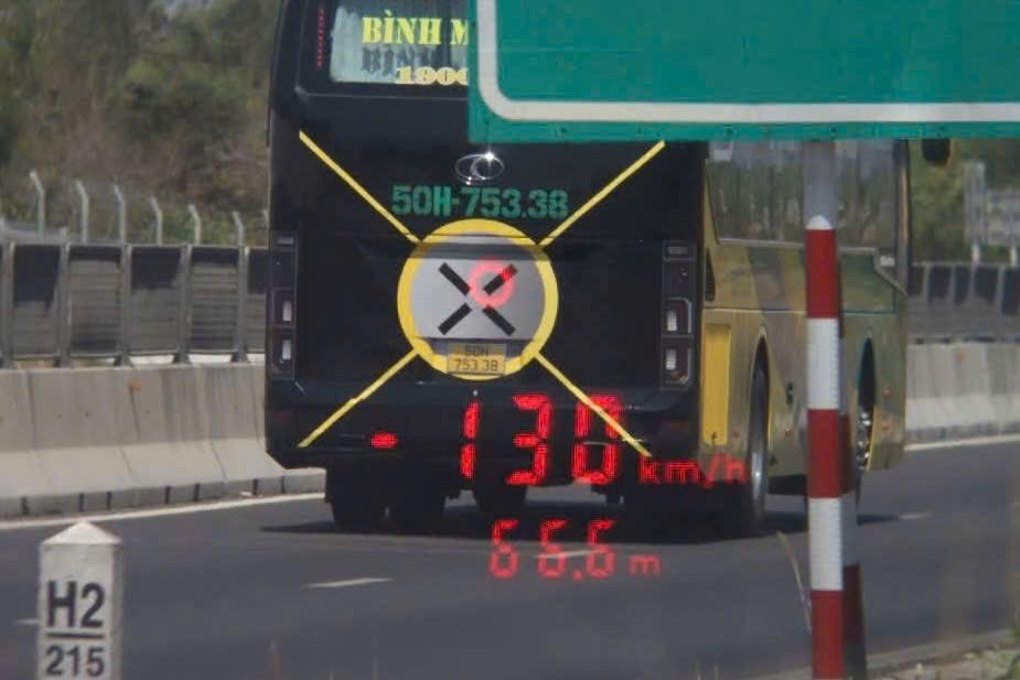 Cao tốc từ TPHCM đến Nha Trang tiếp tục bắn tốc độ, người d&acirc;n lưu &yacute; - Ảnh 1.