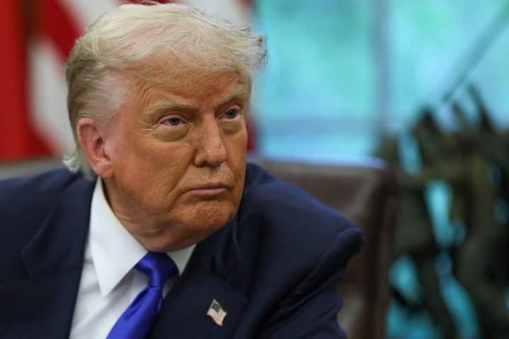 Tổng thống Donald Trump th&ocirc;ng b&aacute;o n&acirc;ng thuế quan to&agrave;n cầu mới l&ecirc;n 15% - Ảnh 1.