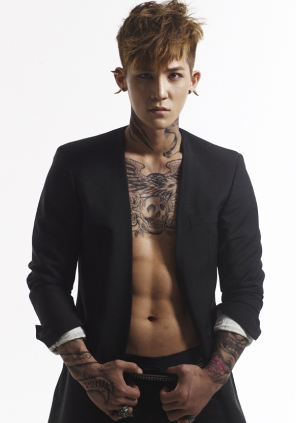 Bắt khẩn cấp nam ca sĩ kiêm “anh sếp showbiz” ngay đầu năm mới- Ảnh 5. Bắt khẩn cấp nam ca sĩ kiêm “anh sếp showbiz” ngay đầu năm mới- Ảnh 5.