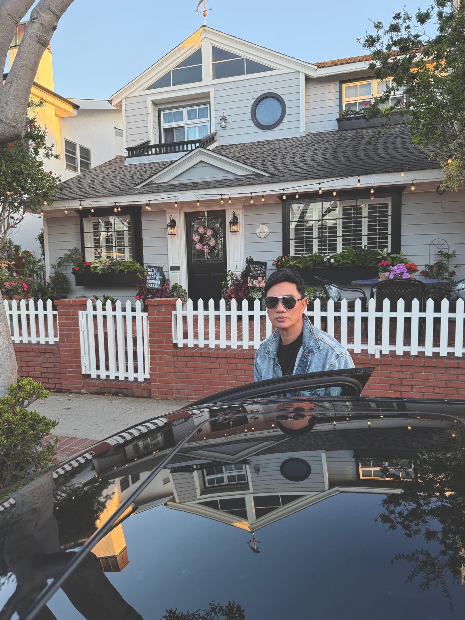 Nam ca sĩ Việt 61 tuổi không vợ con, nổi tiếng giàu có, chăm sóc hơn 20 cháu - Ảnh 4. Nam ca sĩ Việt 61 tuổi không vợ con, nổi tiếng giàu có, chăm sóc hơn 20 cháu - Ảnh 4.