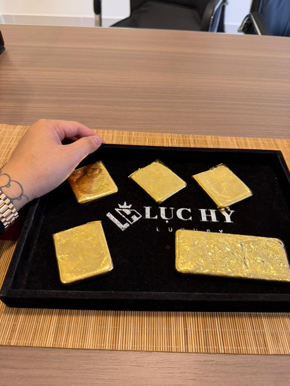 "Thảo Gà" là ai? Sự thật về anh chàng bán quần áo online trở thành CEO chuỗi cửa hàng kim cương chỉ sau 2 năm - Ảnh 6.