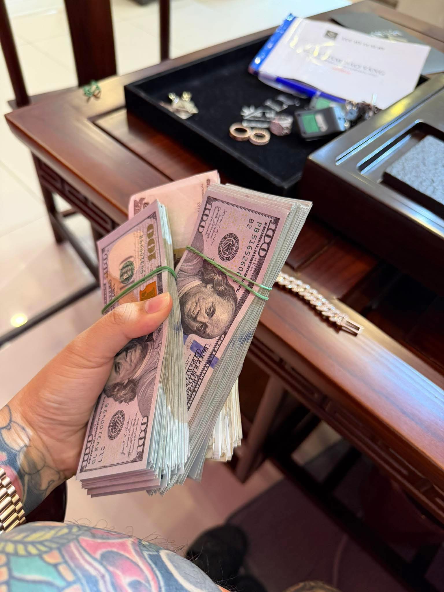 "Thảo Gà" là ai? Sự thật về anh chàng bán quần áo online trở thành CEO chuỗi cửa hàng kim cương chỉ sau 2 năm - Ảnh 5.