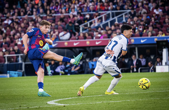 Barcelona thắng áp đảo Levante, vững ngôi đầu La Liga - Ảnh 5.