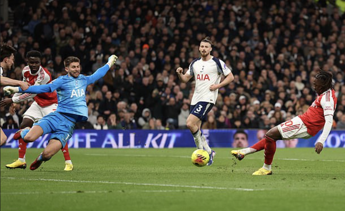 Arsenal thắng nghiền ép Tottenham, Eze rực sáng derby Bắc London - Ảnh 4.