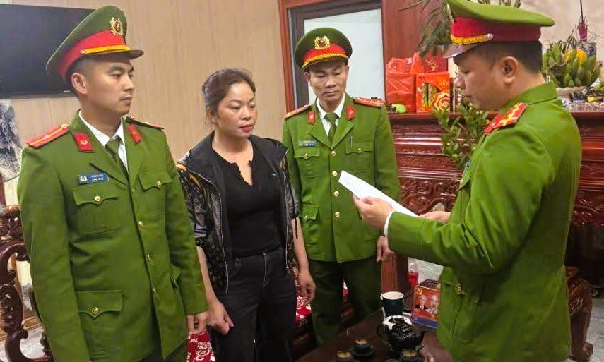 C&ocirc;ng an thanh h&oacute;a cảnh b&aacute;o thu tiền gửi xe tr&aacute;i ph&eacute;p tại lễ hội đầu năm 2026 - Ảnh 1.