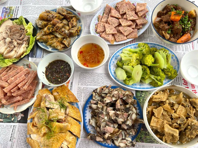 Mùng 7 đi làm trở lại nhưng mùng 10 vẫn ôm laptop và