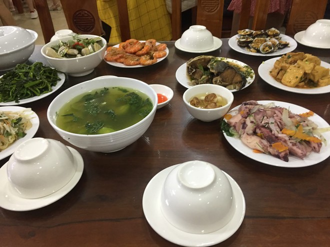 Mùng 7 đi làm trở lại nhưng mùng 10 vẫn ôm laptop và