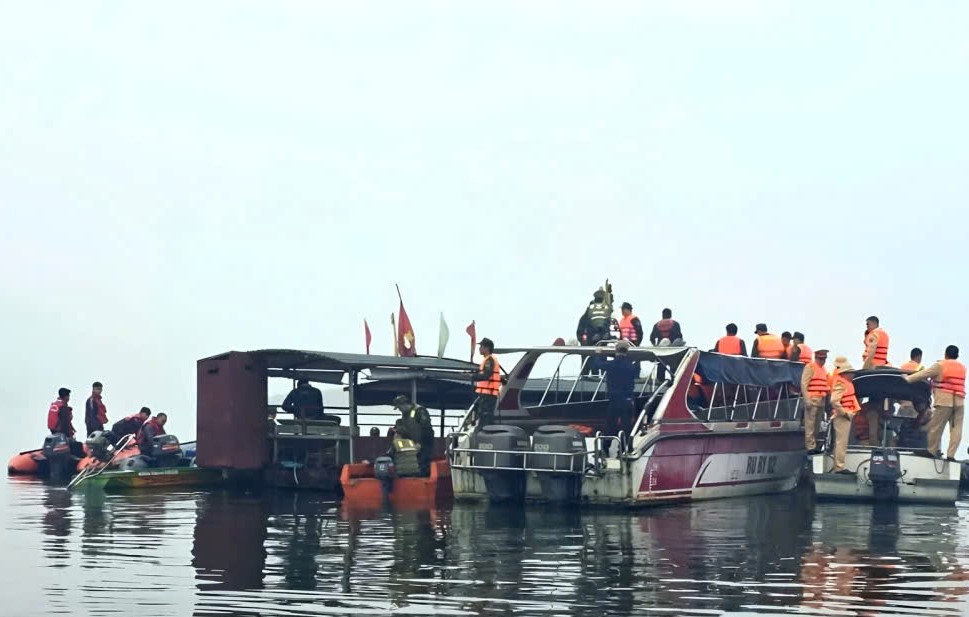 Cục trưởng CSGT ra lệnh khẩn sau 2 vụ tai nạn giao th&ocirc;ng đường thủy nghi&ecirc;m trọng - Ảnh 1.