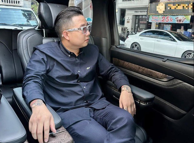 "Thảo Gà" là ai? Sự thật về anh chàng bán quần áo online trở thành CEO chuỗi cửa hàng kim cương chỉ sau 2 năm - Ảnh 1.