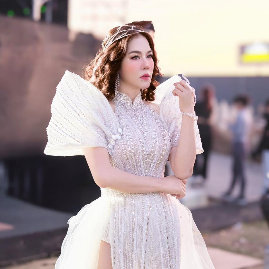 Việt kiều Mỹ si m&ecirc; mẹ đơn th&acirc;n c&oacute; 2 con ri&ecirc;ng, l&agrave; ca sĩ h&agrave;ng đầu Việt Nam - Ảnh 2.