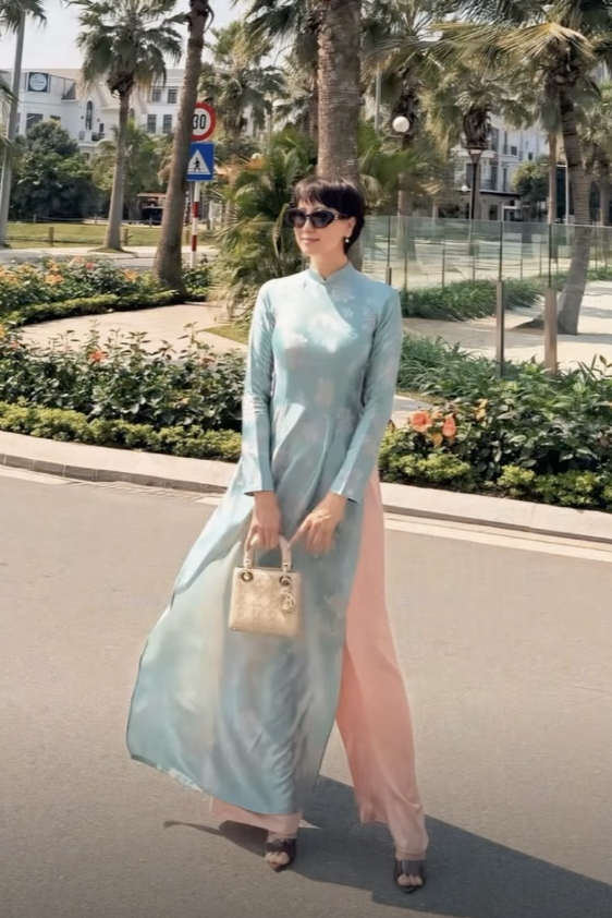 Văn Hậu du xu&acirc;n c&ugrave;ng nh&agrave; vợ, mẹ Do&atilde;n Hải My g&acirc;y sốt v&igrave; visual trẻ đẹp, một ch&iacute;n một mười với con  - Ảnh 4.