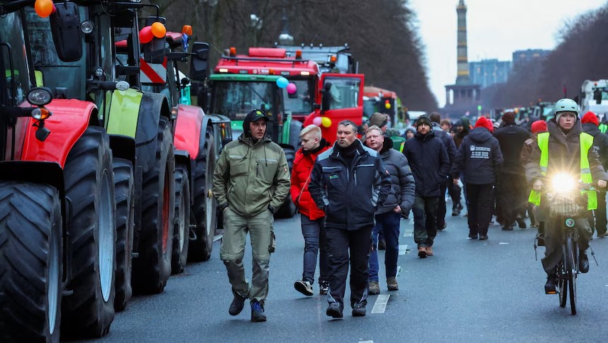 - Ảnh 3. - Ảnh 3.