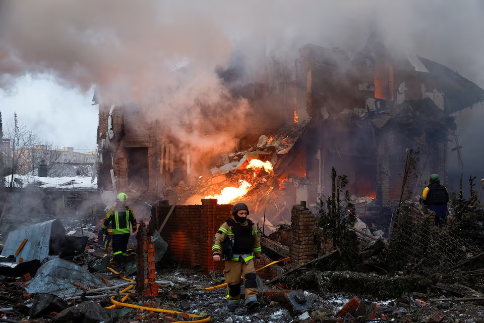 2.000 UAV, bom, tên lửa Nga ồ ạt trút xuống Ukraine - Kiev tố 2 đồng minh NATO - Ảnh 1. 2.000 UAV, bom, tên lửa Nga ồ ạt trút xuống Ukraine - Kiev tố 2 đồng minh NATO - Ảnh 1.