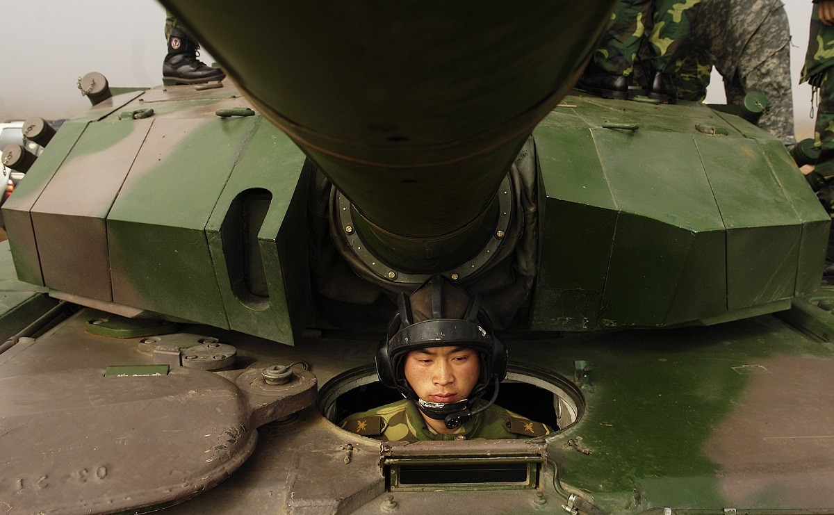 Nếu robot Trung Quốc được gọi bằng chữ "kinh ngạc", Mỹ l&agrave; "ấn tượng" th&igrave; của Nga sẽ gọi bằng từ đặc biệt n&agrave;y - Ảnh 4.