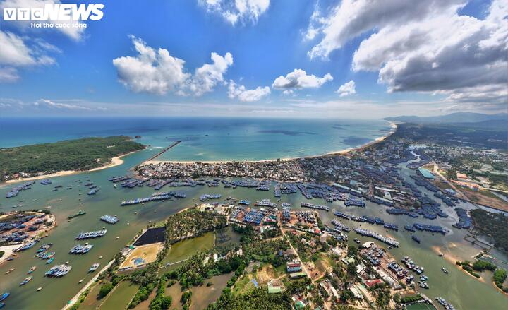 Nạo v&eacute;t khẩn cấp cảng c&aacute; Tam Quan Gia Lai sau cơn lũ lịch sử năm 2025 - Ảnh 5.