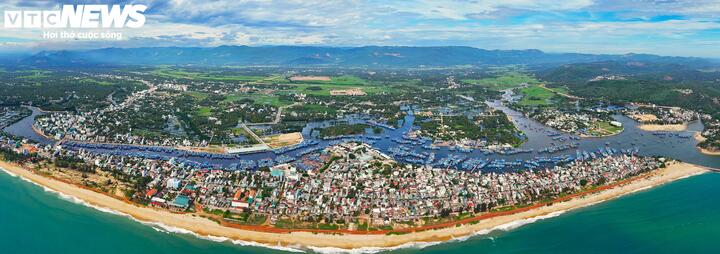 Nạo v&eacute;t khẩn cấp cảng c&aacute; Tam Quan Gia Lai sau cơn lũ lịch sử năm 2025 - Ảnh 14.