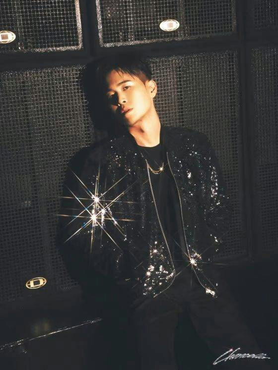 Cảnh sát đột kích khách sạn, bắt khẩn cấp nam ca sĩ tàng trữ chất cấm- Ảnh 4. Cảnh sát đột kích khách sạn, bắt khẩn cấp nam ca sĩ tàng trữ chất cấm- Ảnh 4.