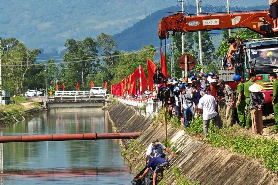 Vụ &ocirc; t&ocirc; lao xuống k&ecirc;nh l&agrave;m 2 người tử vong ở Gia Lai: H&eacute; lộ nguy&ecirc;n nh&acirc;n - Ảnh 1.