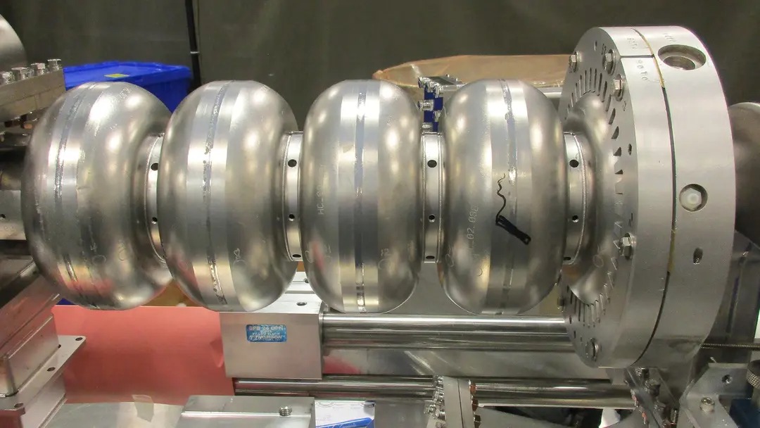 &ldquo;L&ograve; vi s&oacute;ng khổng lồ&rdquo; biến r&aacute;c thải ph&oacute;ng xạ tuổi thọ 10 vạn năm th&agrave;nh nguồn điện sạch - Ảnh 1.