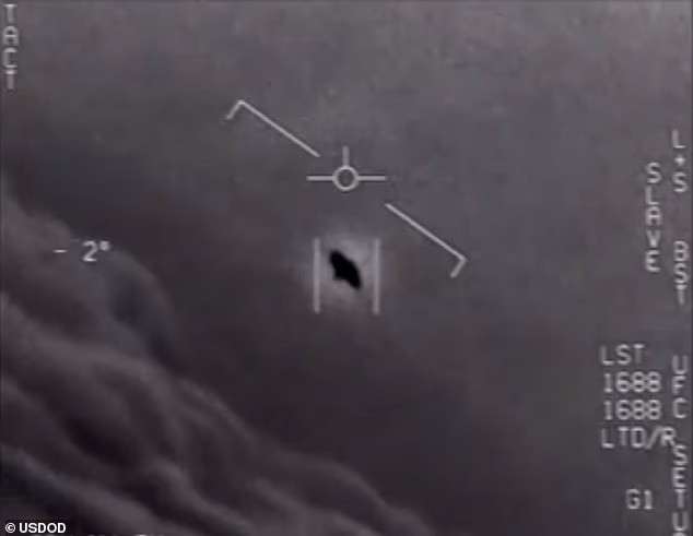 Kho dữ liệu UFO biến mất sau lệnh của Trump: B&iacute; ẩn chưa c&oacute; lời giải - Ảnh 1.