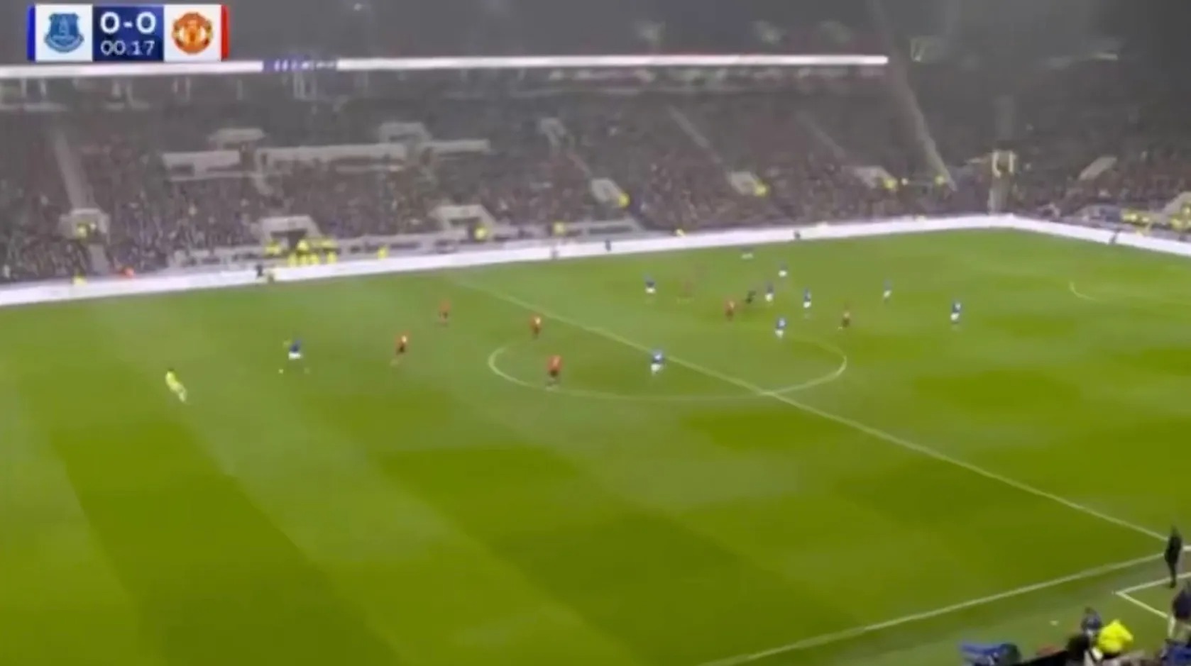 Thủ môn Man United mắc sai lầm kỳ lạ trận gặp Everton - Ảnh 2.