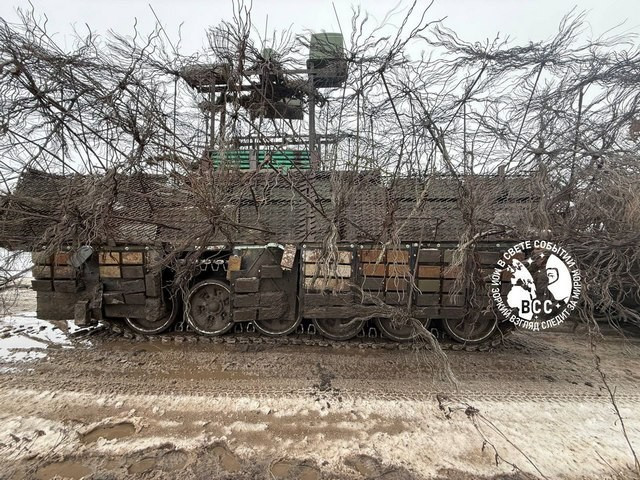 Thiết gi&aacute;p chở qu&acirc;n hạng nặng T - 72 b3 chịu đ&ograve;n tấn c&ocirc;ng từ 50 UAV - Ảnh 1.